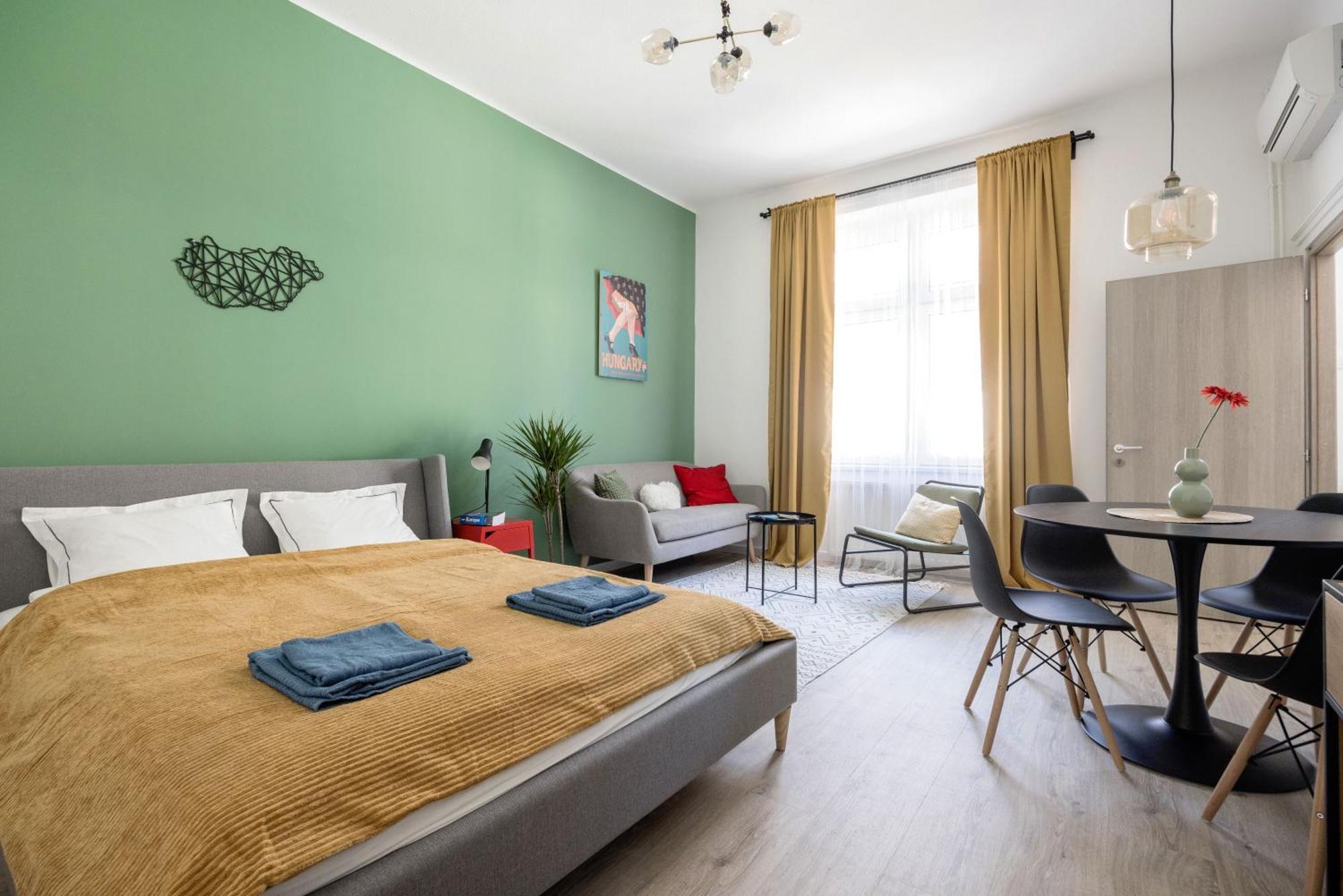 Stylish And Colourful Apartment In The City Centre Budapest Exterior photo