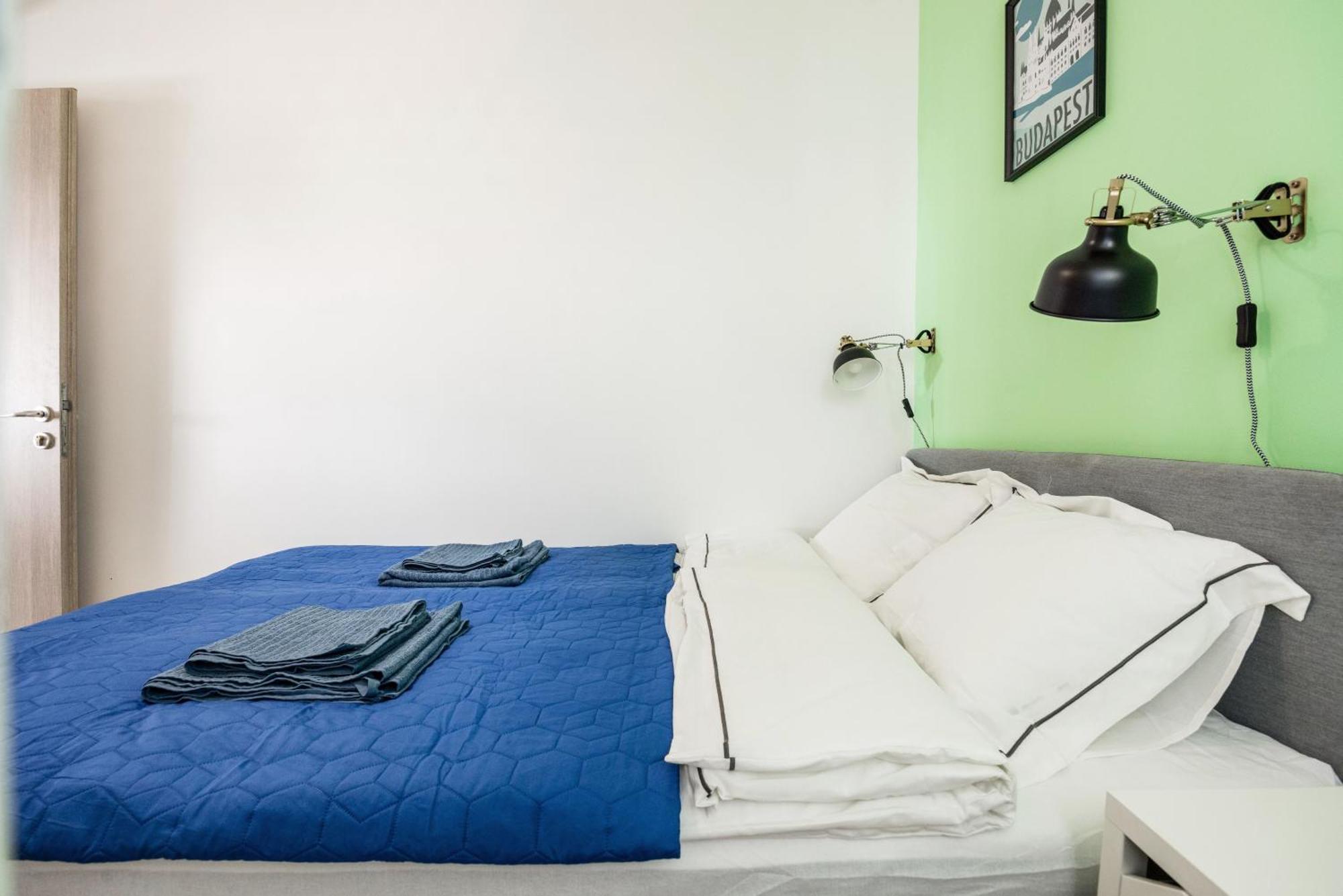 Stylish And Colourful Apartment In The City Centre Budapest Exterior photo